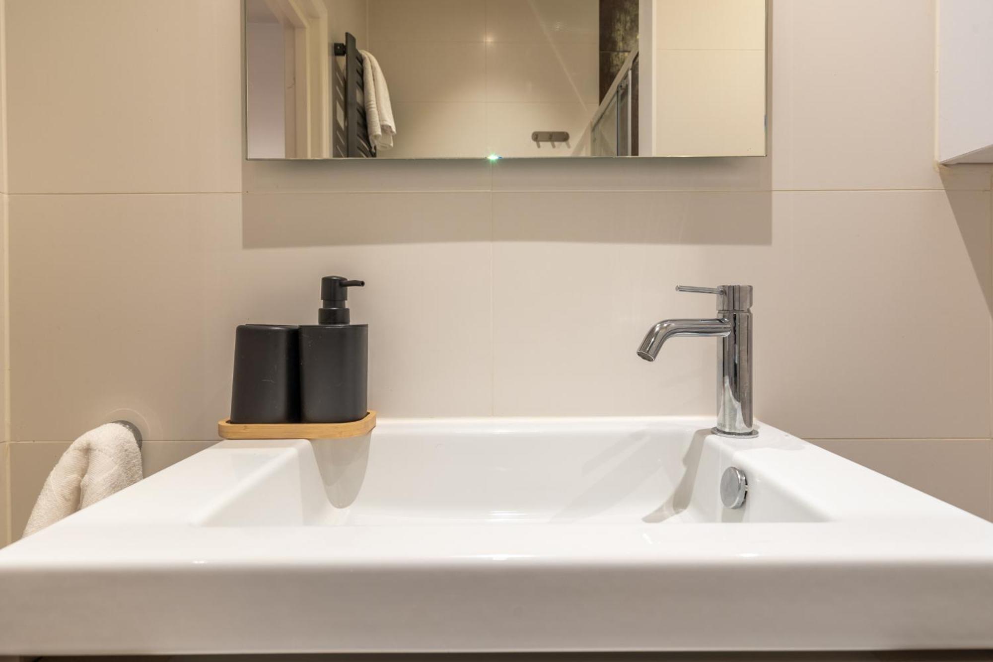 Stylish Studio In The Heart Of Breda City Center Extérieur photo